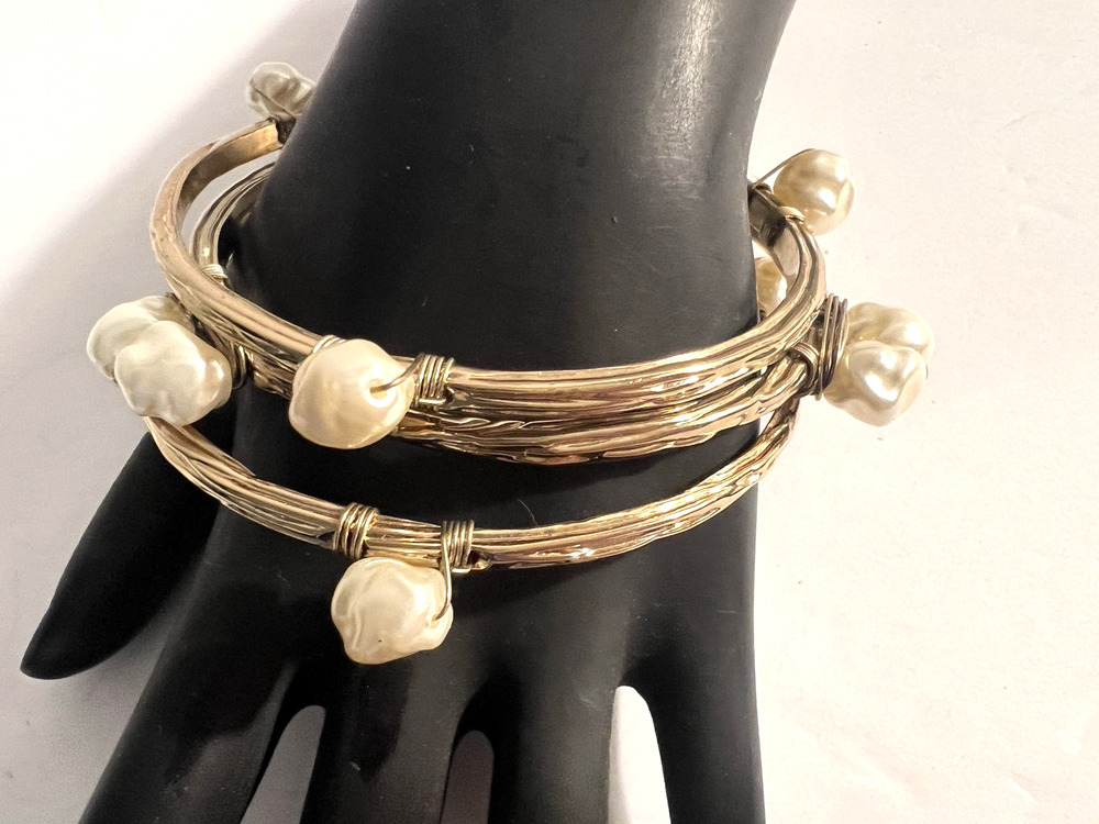 Avon Modern Elegance Set of 3 Wrapped Goldtone Wire Bangles Faux Pearl Bracelet